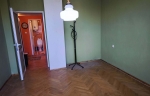 Отдава се етаж под наем с малък двор до Пети корпус