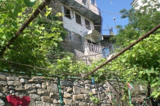 Двуетажна къща в Старата част на Велико Търново