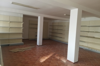 Магазин под наем със склад в близост до бул.България