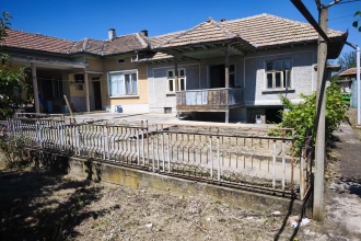 A one storey house for sale in the village of Samovodene