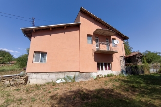 A two storey brick built house for sale in Vetrintsi